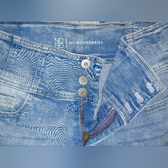 A No Boundaries Blue High Rise Jeans - Picture 3 of 4